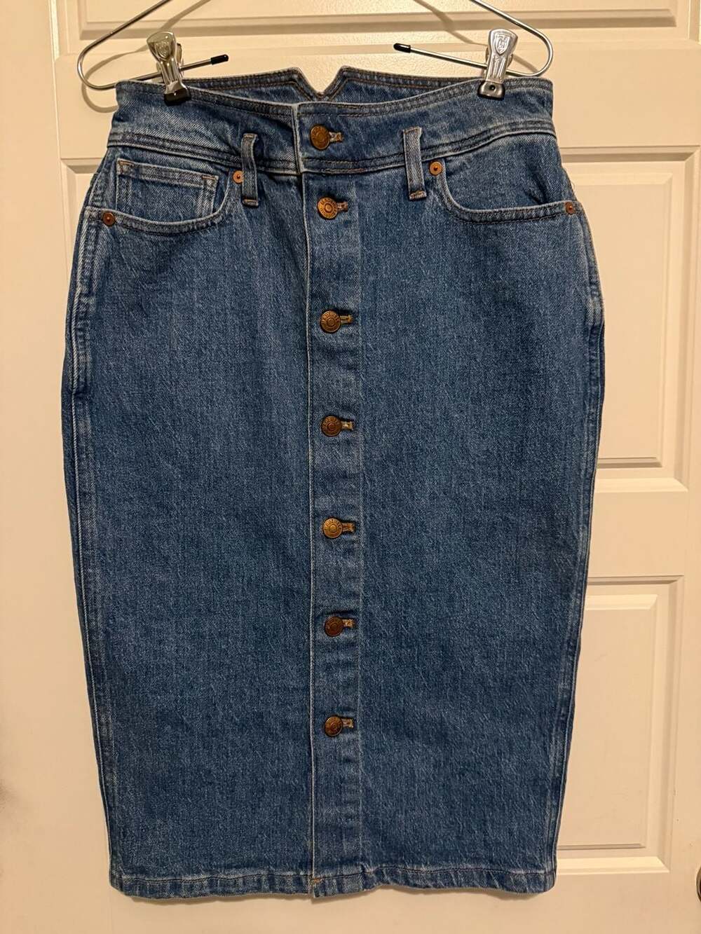 Madewell Denim Button-Front Midi Skirt with V-Waist and Crossed Belt Loops Size